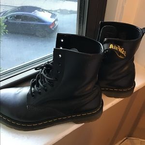Dr. Martens black 1460s size 10 women’s